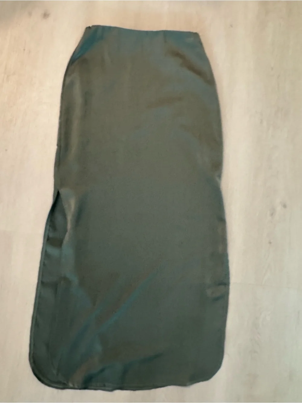 Olive Green Maxi Skit Skirt size small cute slit up the side gr8 condition